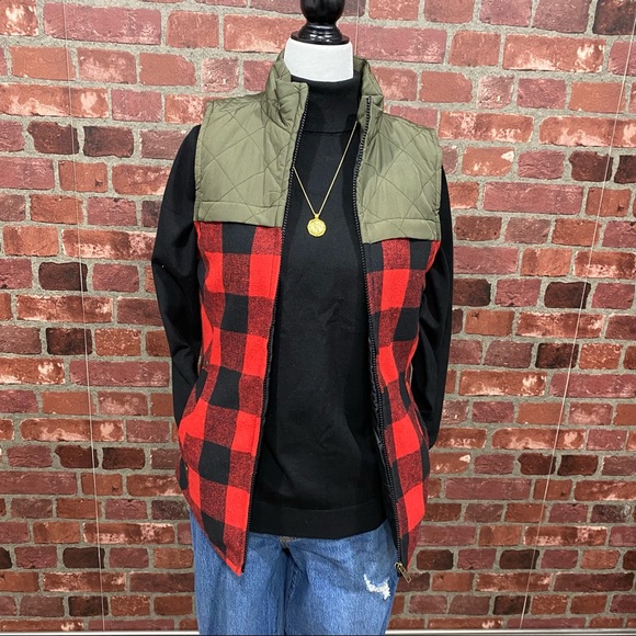 XS Red Buffalo Plaid Flannel Puffer Zip Up Vest - Picture 1 of 14